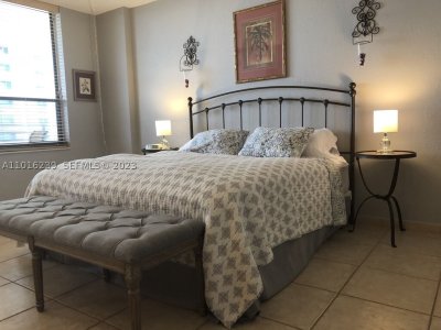 Aluguel de apartamento no Alexander Towers 1115