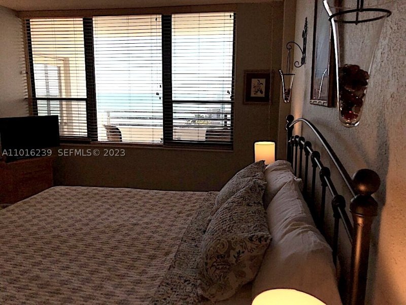 Apartment for rent at Alexander Towers 1115