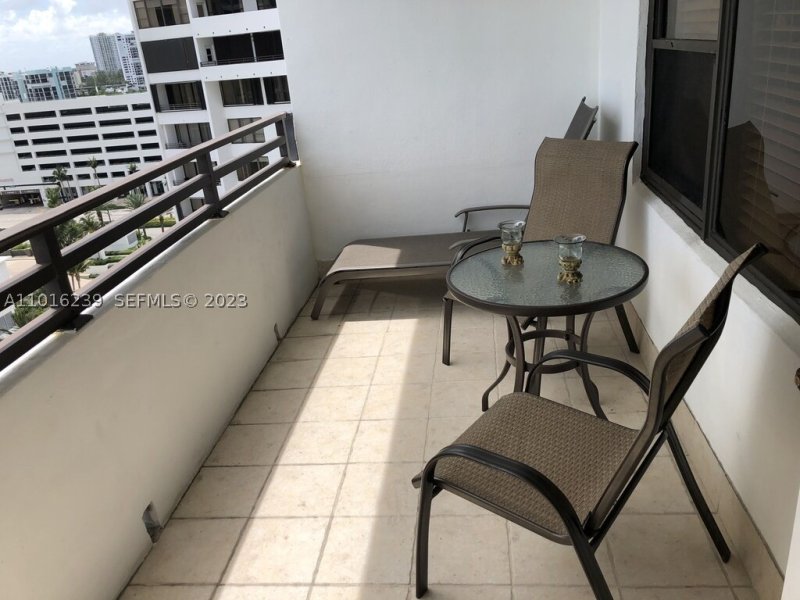 Apartment for rent at Alexander Towers 1115