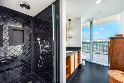 Aluguel de apartamento no Setai 2707