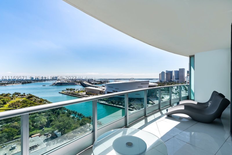 Apartment for rent at 900 Biscayne 2006