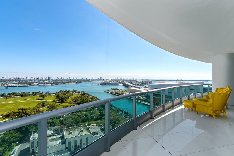 Apartment for rent at 900 Biscayne 2006