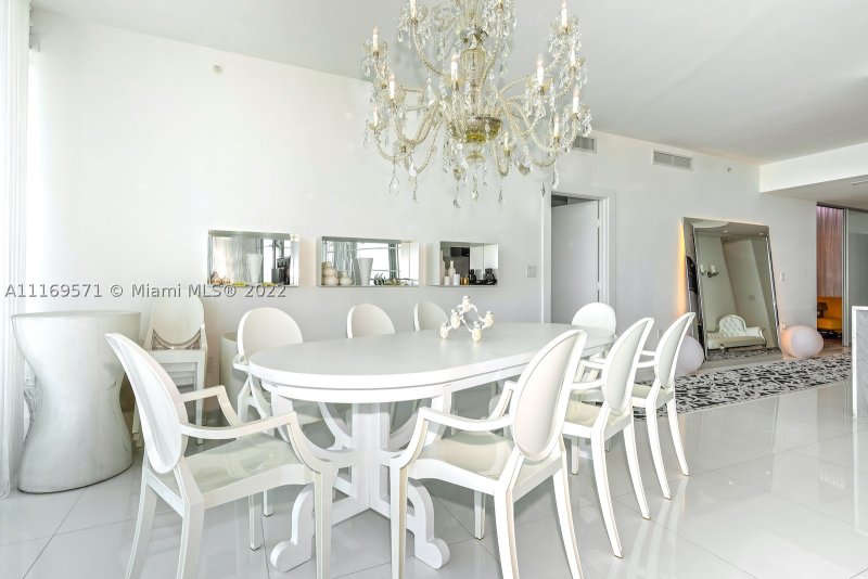 Apartment for rent at 900 Biscayne 2006