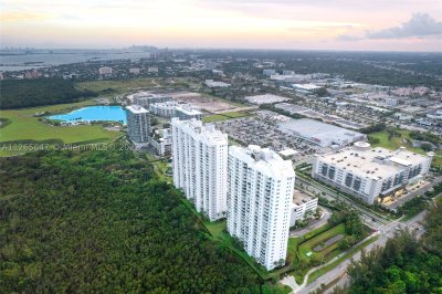 Comprar apartamento no One Fifty One at Biscayne 1203