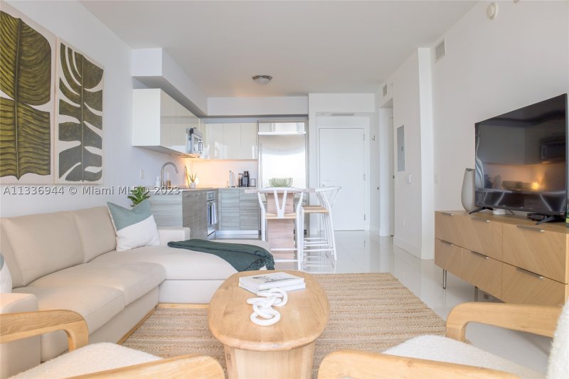 Apartment for rent at Brickell House Condo 1608