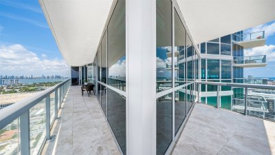 Aluguel de apartamento no Setai 3909