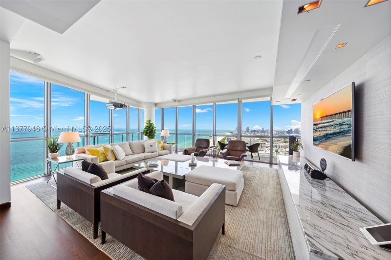 Apartment for rent at Setai 3909