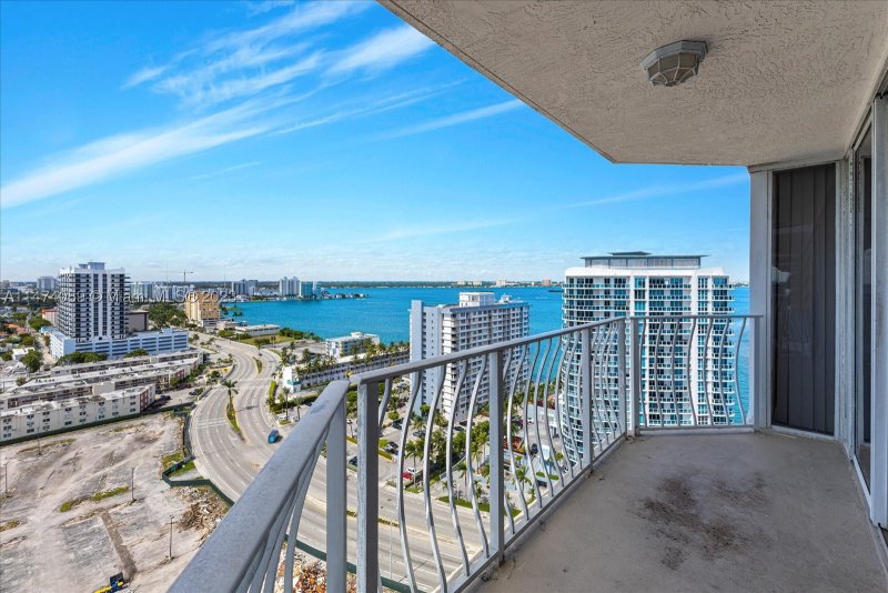 Comprar apartamento en Grandview Palace 2311