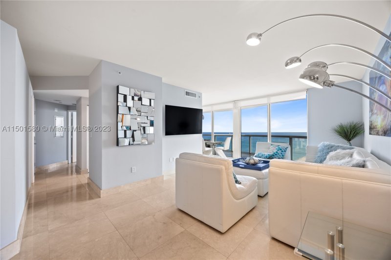Alquiler de apartamento en Akoya 4106