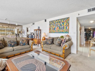 Comprar apartamento no Winston Towers 1809