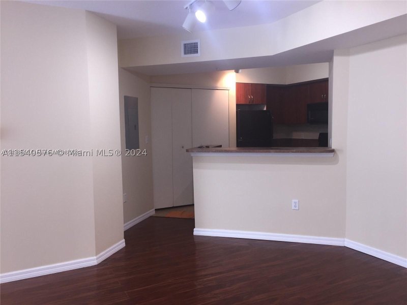 Comprar apartamento no The Waverly At Surfside 724