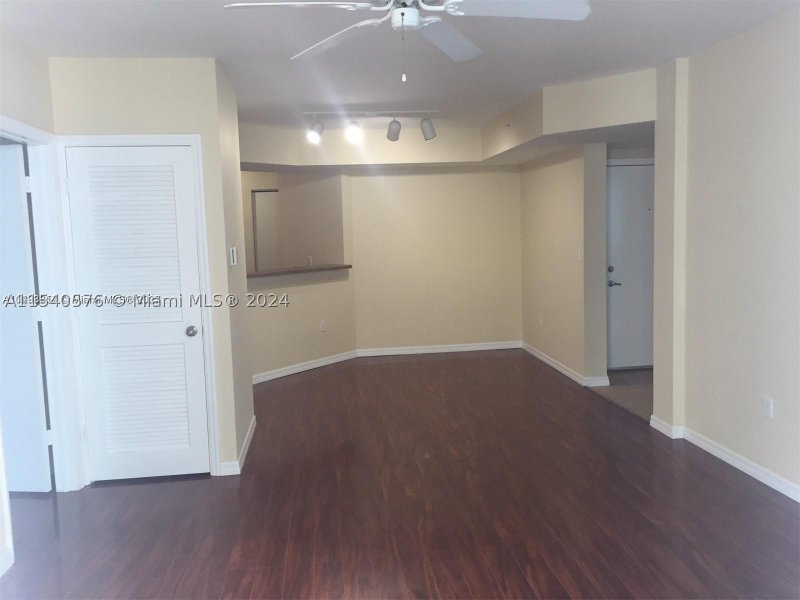 Comprar apartamento no The Waverly At Surfside 724