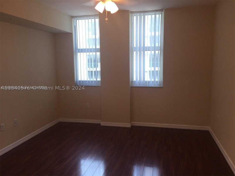 Comprar apartamento no The Waverly At Surfside 724