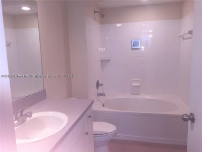Comprar apartamento no The Waverly At Surfside 724