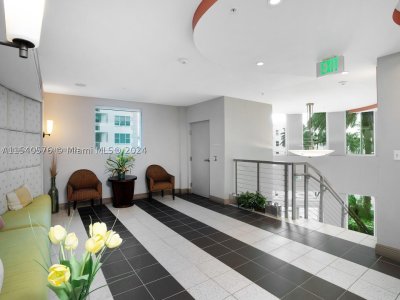 Comprar apartamento no The Waverly At Surfside 724