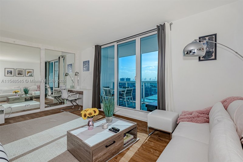 Alquiler de apartamento en Roney Palace 1230