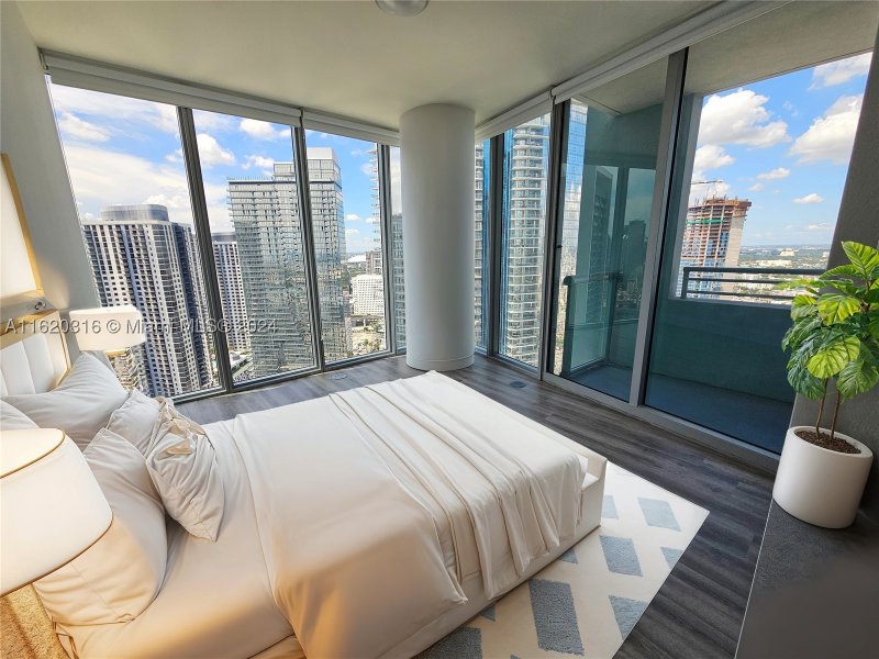 Condo for sale at Marina Blue 2701