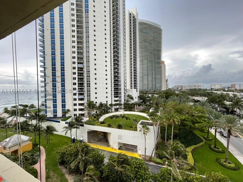 Apartment for rent at Aventura Beach Club 640