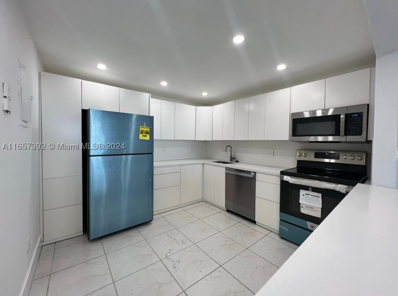 Sailboat Cay Apt #1405