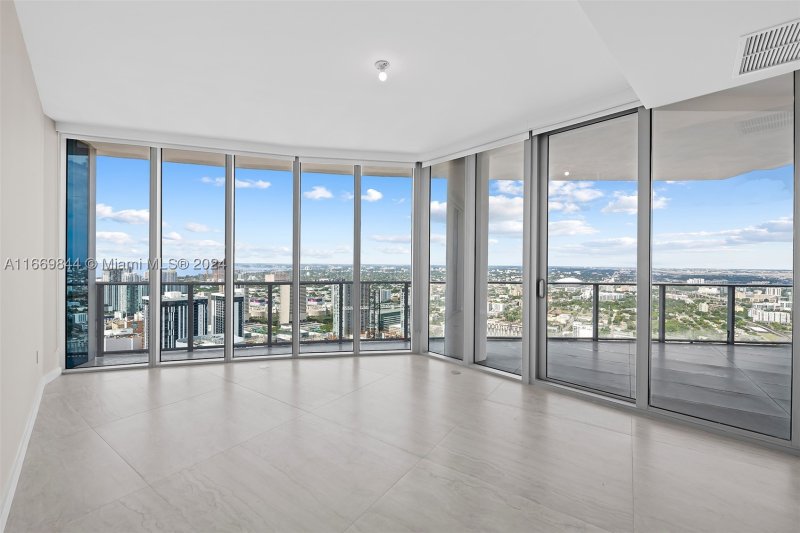 Condo for sale at Paramount Miami WorldCenter PH 5412