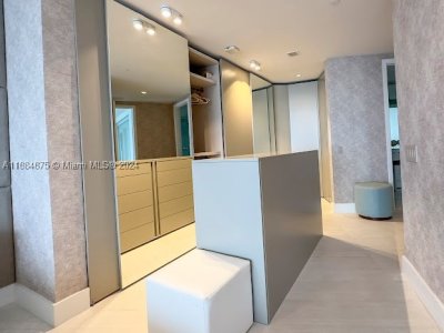 Aluguel de apartamento no Porsche Design Tower 5203