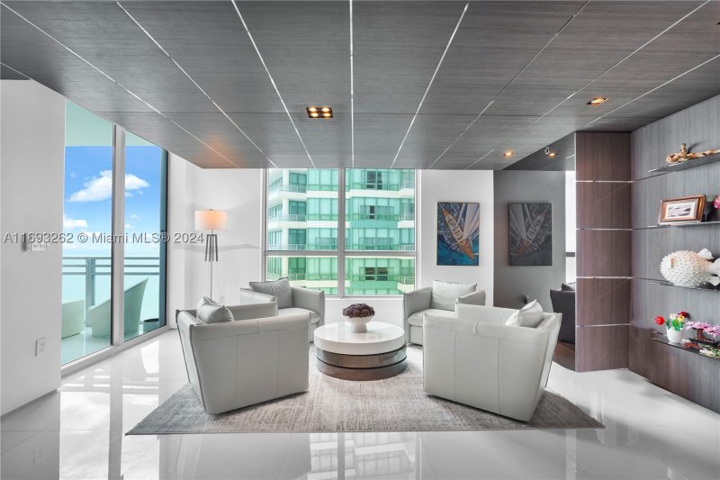Condo for sale at Diplomat Residences 2104