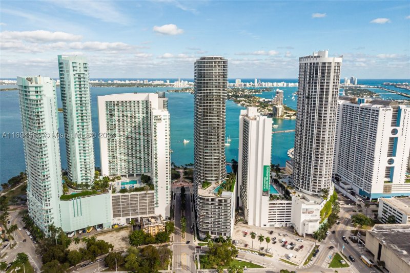 Aluguel de apartamento no Opera Tower 5014