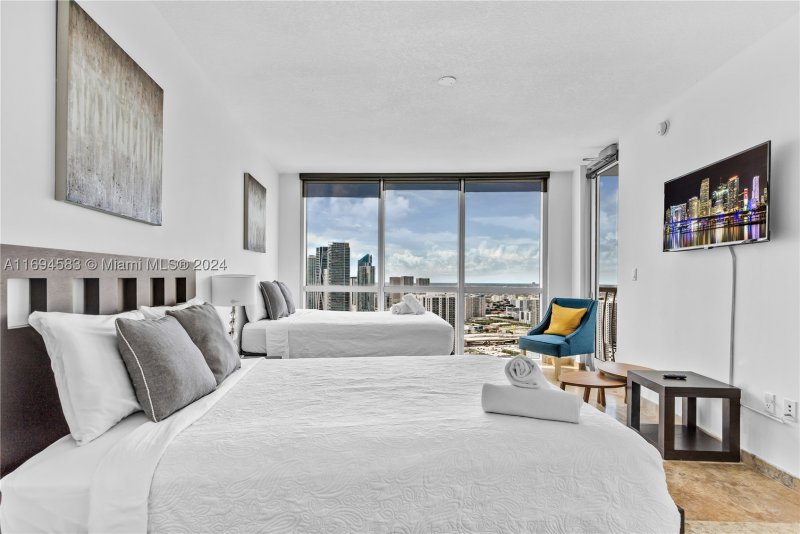 Aluguel de apartamento no Opera Tower 5014