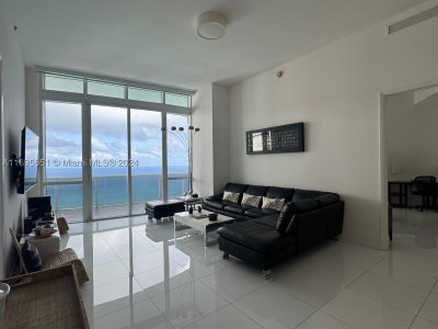 Comprar apartamento no Trump Tower Three 4203
