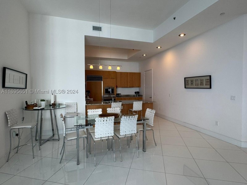 Comprar apartamento no Trump Tower Three 4203