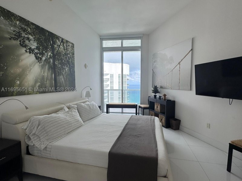 Comprar apartamento no Trump Tower Three 4203