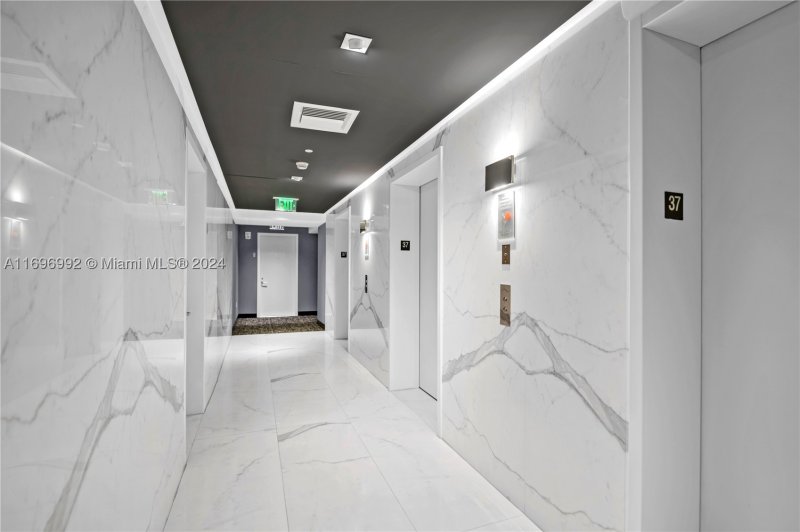 Comprar apartamento en Dua Miami - SLS Brickell Condo 3704