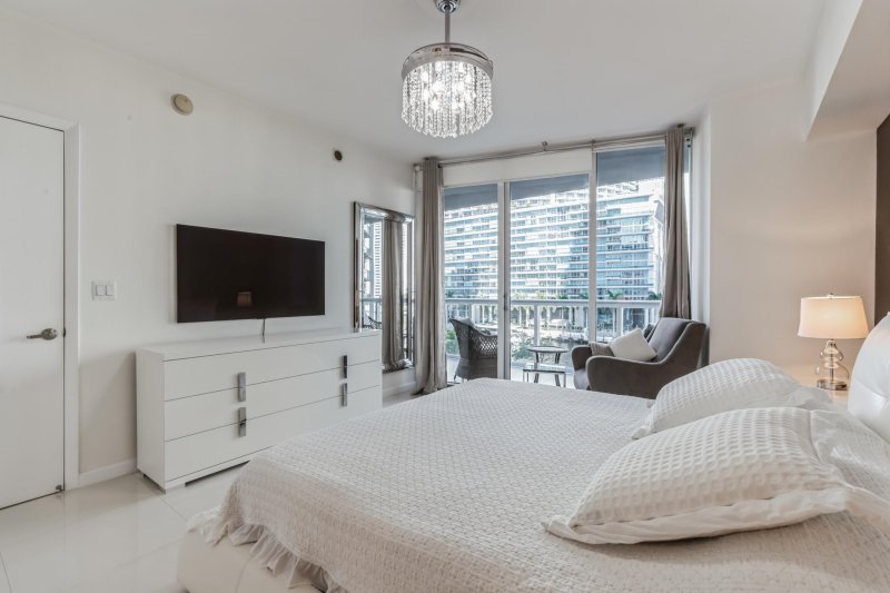 Apartment for rent at Icon Brickell Tower I 512