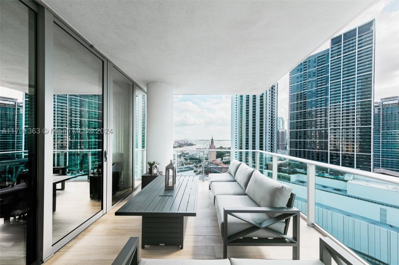 Condo for sale at Paramount Miami WorldCenter 2111
