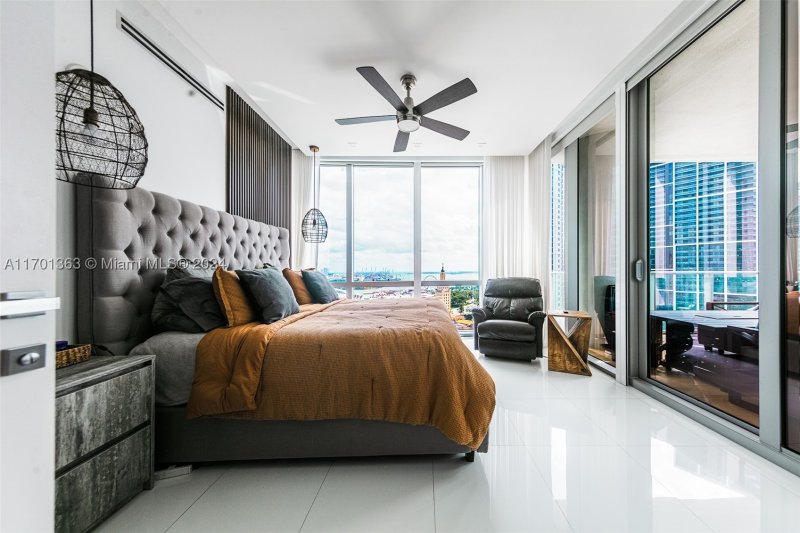 Condo for sale at Paramount Miami WorldCenter 2111