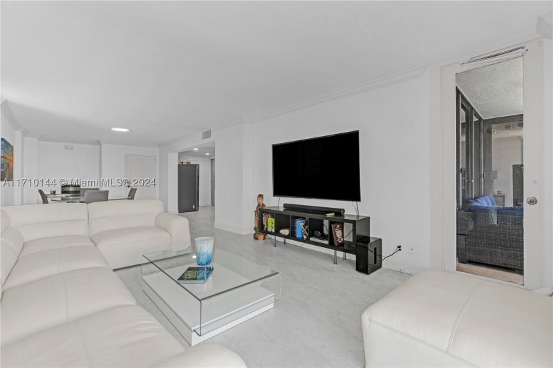 Condo for sale at Allington Towers 2F