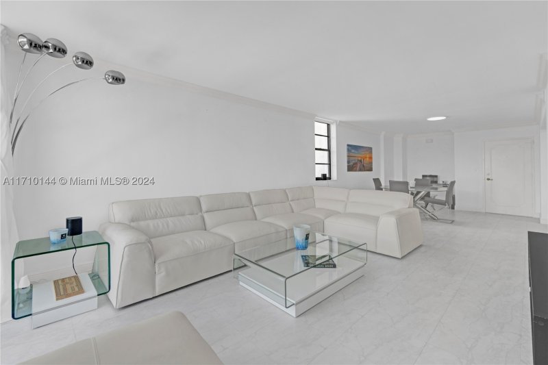 Condo for sale at Allington Towers 2F