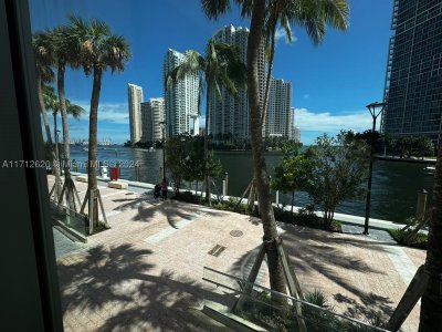 Comprar apartamento no Aston Martin Residences 1806