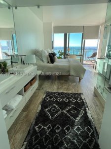 Comprar apartamento no Paraiso Bay Miami 3606