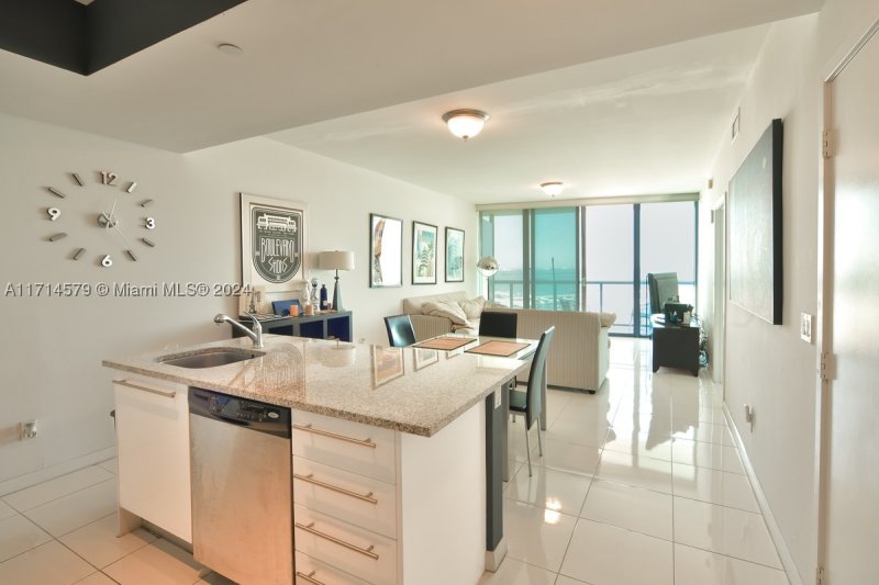 Condo for sale at Marina Blue 2511