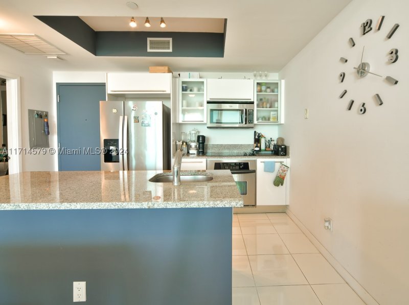 Condo for sale at Marina Blue 2511
