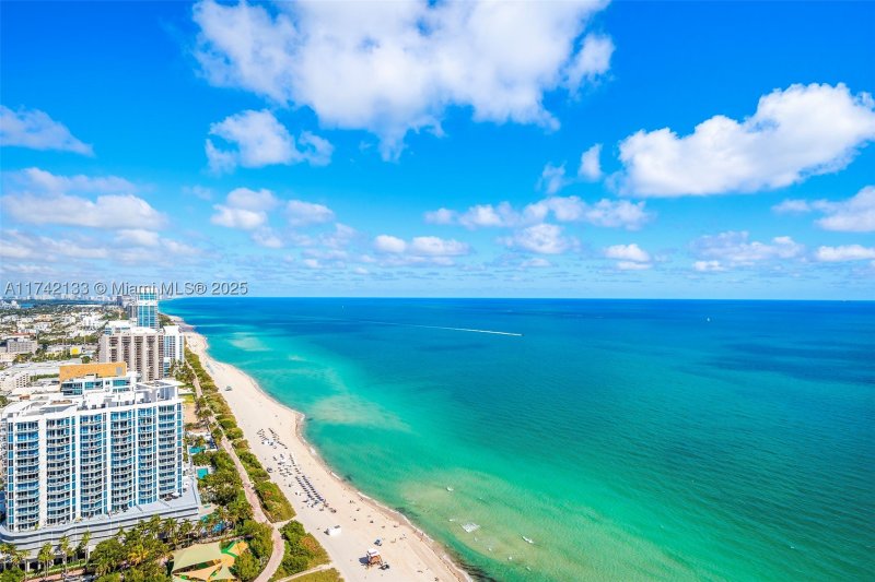 Comprar apartamento en Akoya 3801