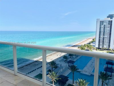 Aluguel de apartamento no Beach Club Two 1503