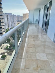 Aluguel de apartamento no Beach Club Two 1503