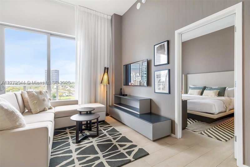 Apartment for rent at Hyde Beach House R406