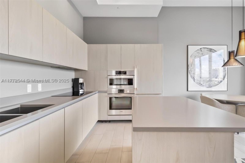 Apartment for rent at Hyde Beach House R406