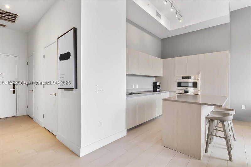 Apartment for rent at Hyde Beach House R406