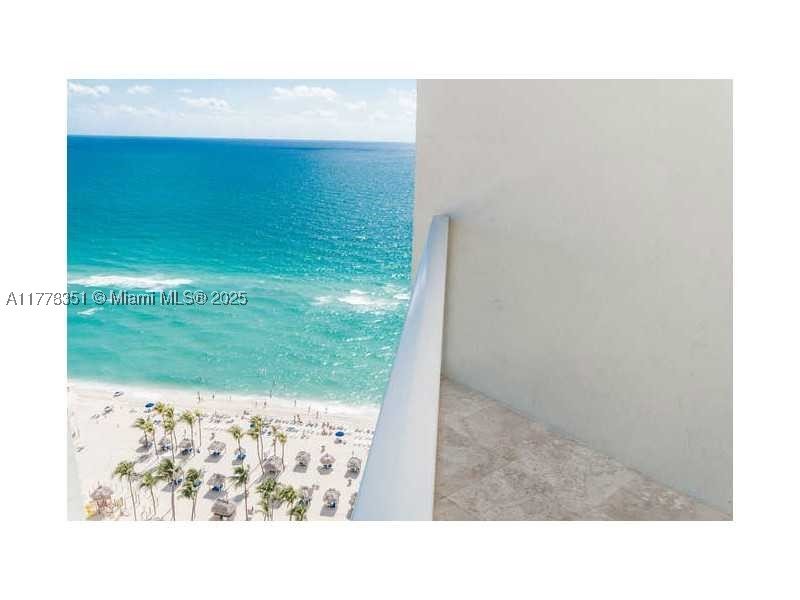 Comprar apartamento no La Perla 2406