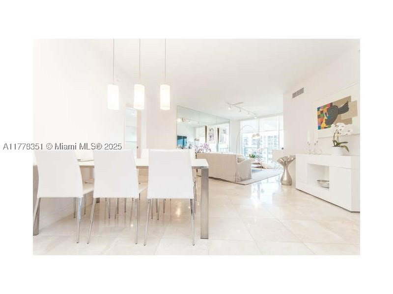 Comprar apartamento no La Perla 2406