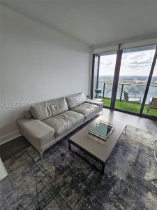 Comprar apartamento no Hyde Midtown 2511